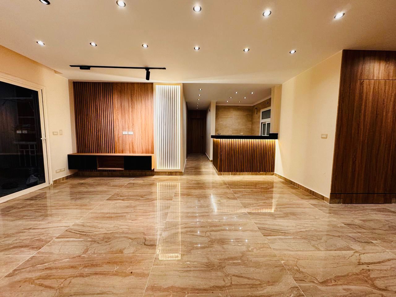 شقة في مدينتي 116 م2 للبيع كاش بحري على حديقة تشطيب هاي لوكس استلام فوري 6,300,000 ج 